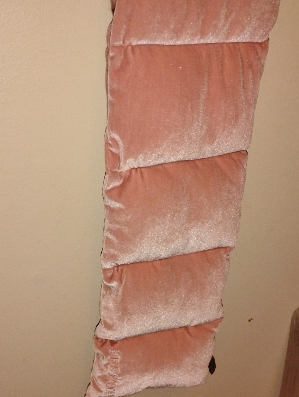 Steve Madden Velvet Puffy Scarf - Dusty Rose
